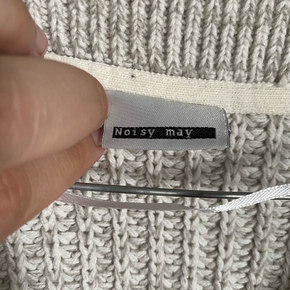 Sweater - Picture 3 of 4